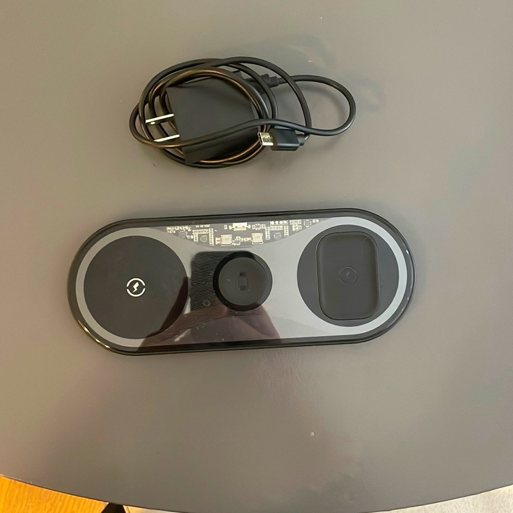 Apple iPhone, watch, and AirPod 3 in 1 charger